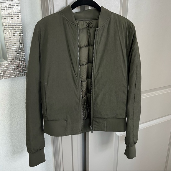 LULULEMON NON STOP BOMBER SIZE 6 DARK OLIVE REVERSIBLE JACKET - Picture 3 of 6